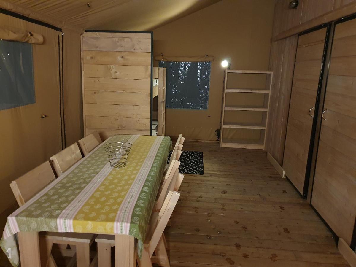Luxury Safari Tents At Moulin Du Pommier Glamping & Camping Saulgond Exterior photo