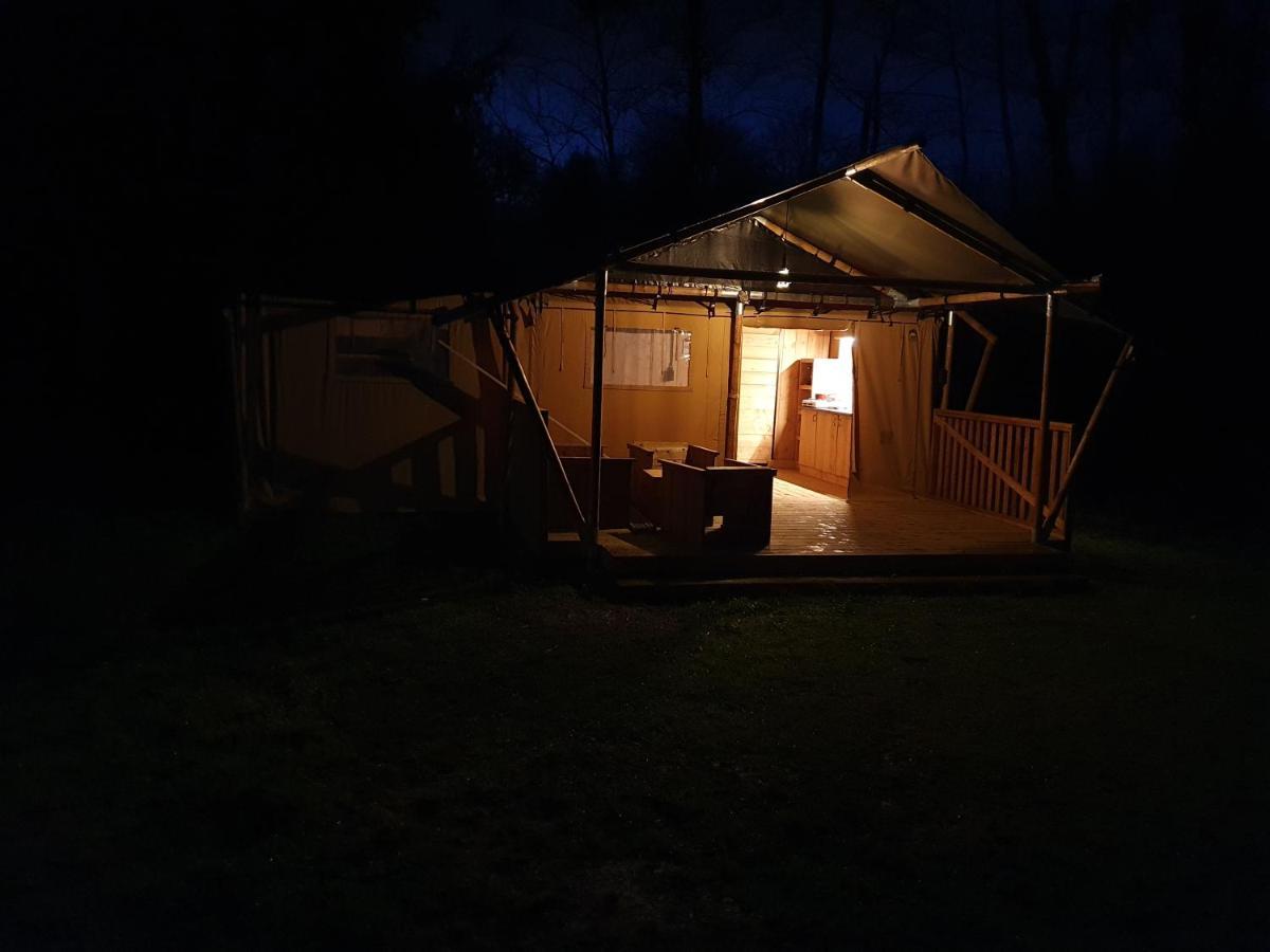 Luxury Safari Tents At Moulin Du Pommier Glamping & Camping Saulgond Exterior photo