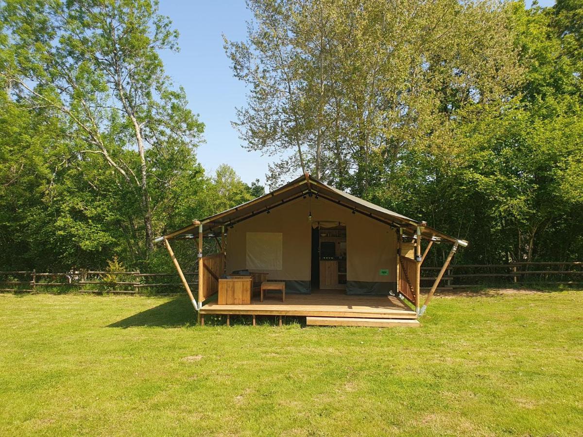 Luxury Safari Tents At Moulin Du Pommier Glamping & Camping Saulgond Exterior photo