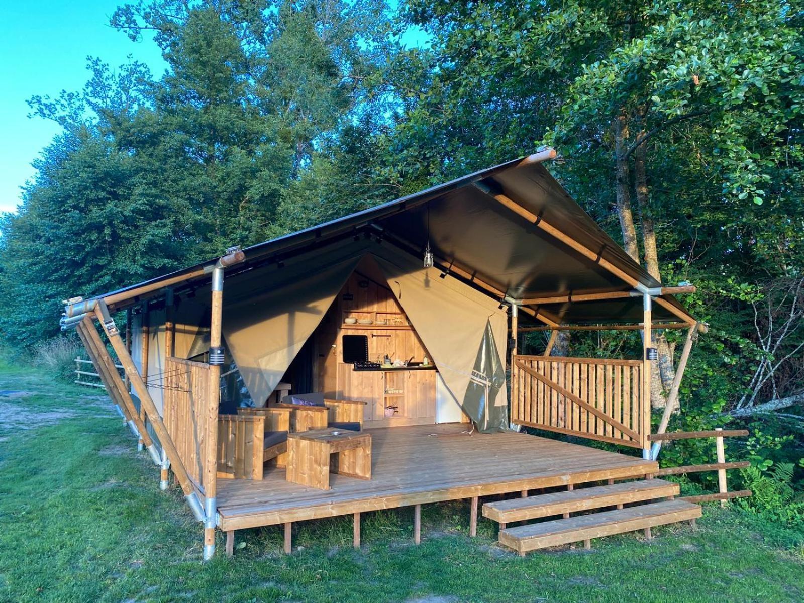 Luxury Safari Tents At Moulin Du Pommier Glamping & Camping Saulgond Exterior photo